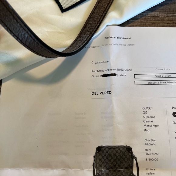 *SOLD* EUC Gucci GG Supreme trunk messenger bag - Picture 14 of 14